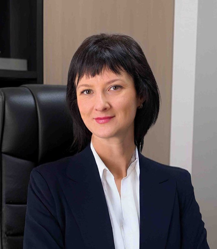 Alisa F. — Responsable del Departamento Fiscal y Contable de Asistenio